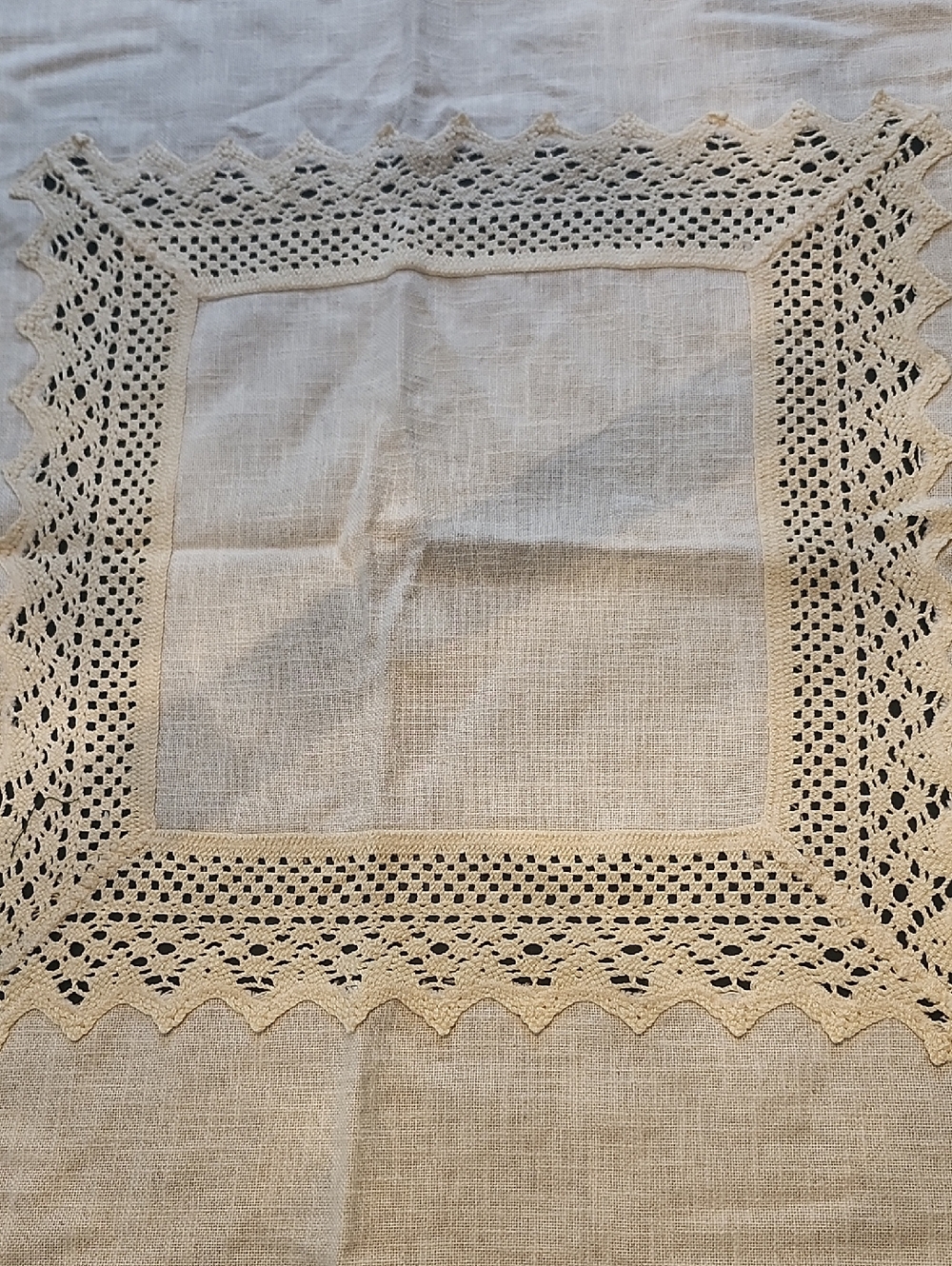 German Table Cloth - Picture 2 of 6
